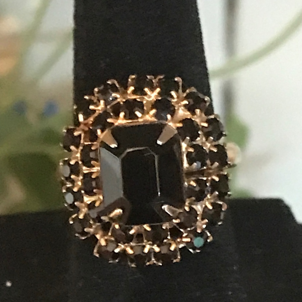 Adjustable Gold Tone & Faux Black Gem Ring